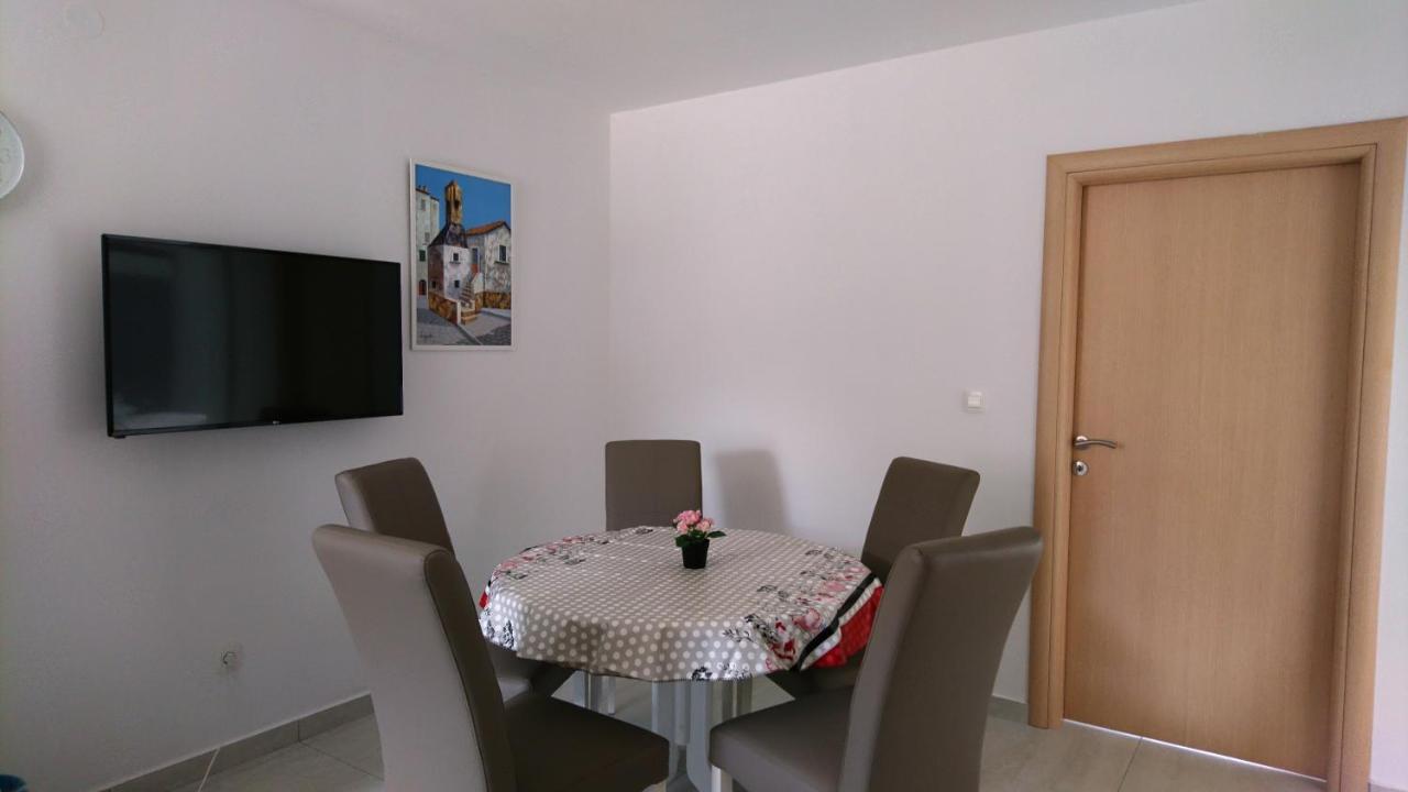 Colic Apartment Njivice Luaran gambar