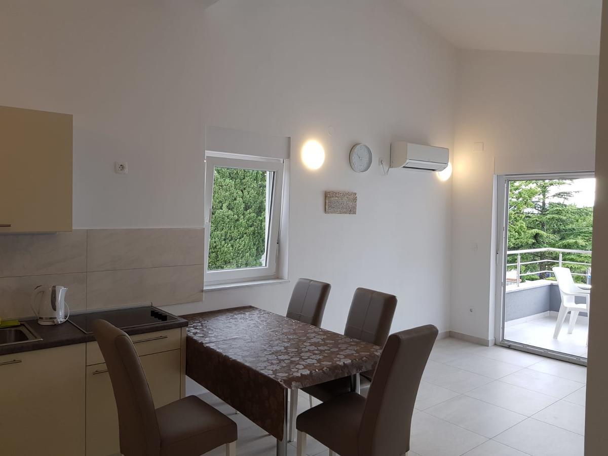 Colic Apartment Njivice Luaran gambar