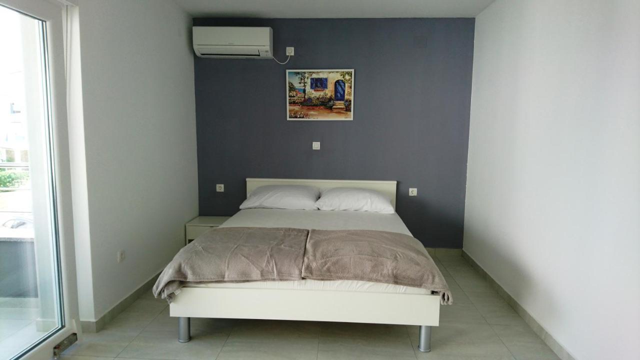 Colic Apartment Njivice Luaran gambar