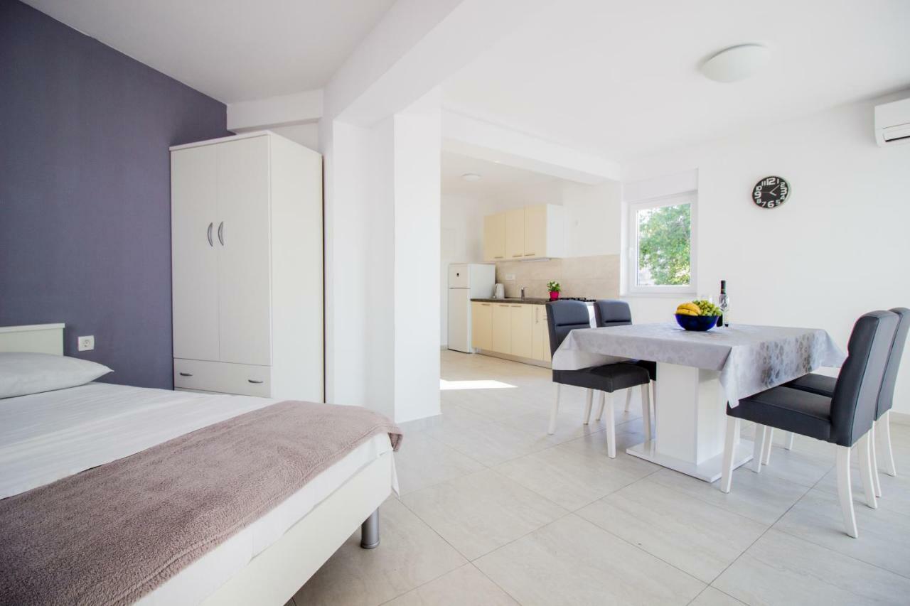 Colic Apartment Njivice Luaran gambar