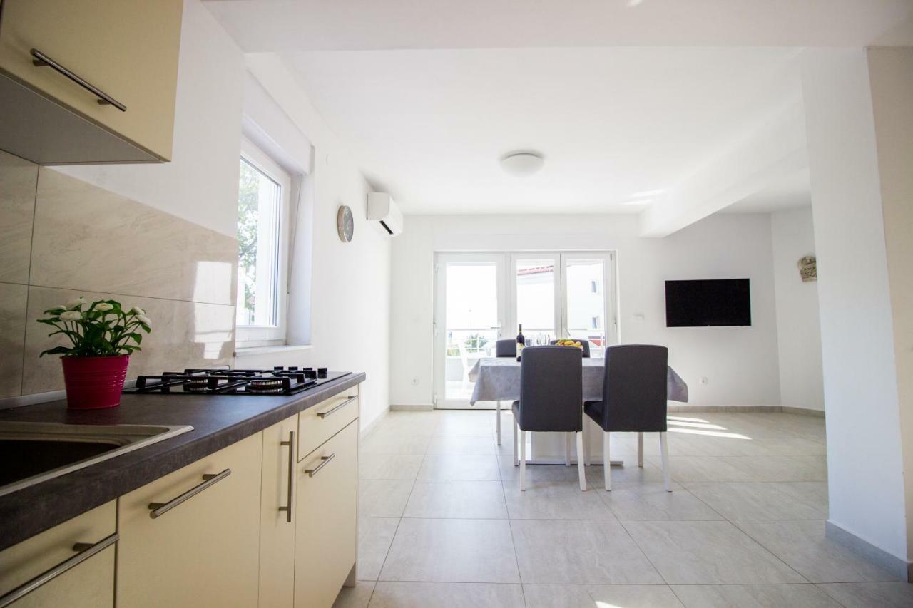 Colic Apartment Njivice Luaran gambar