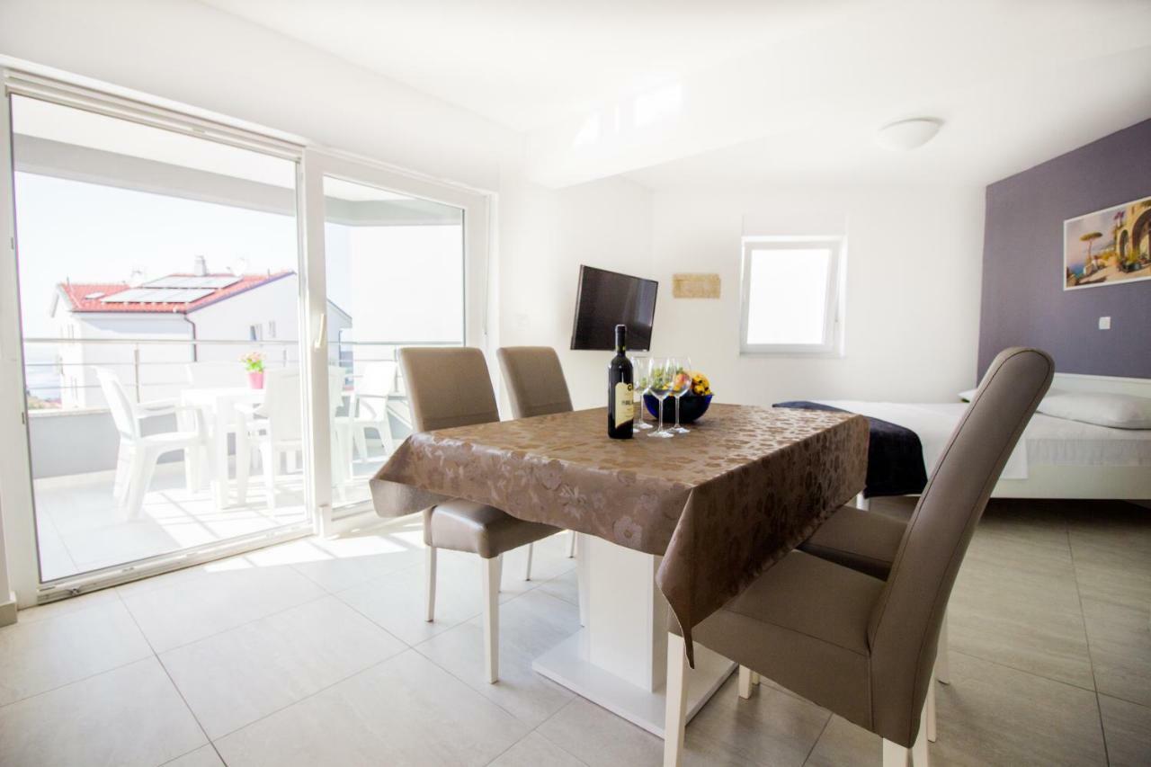 Colic Apartment Njivice Luaran gambar