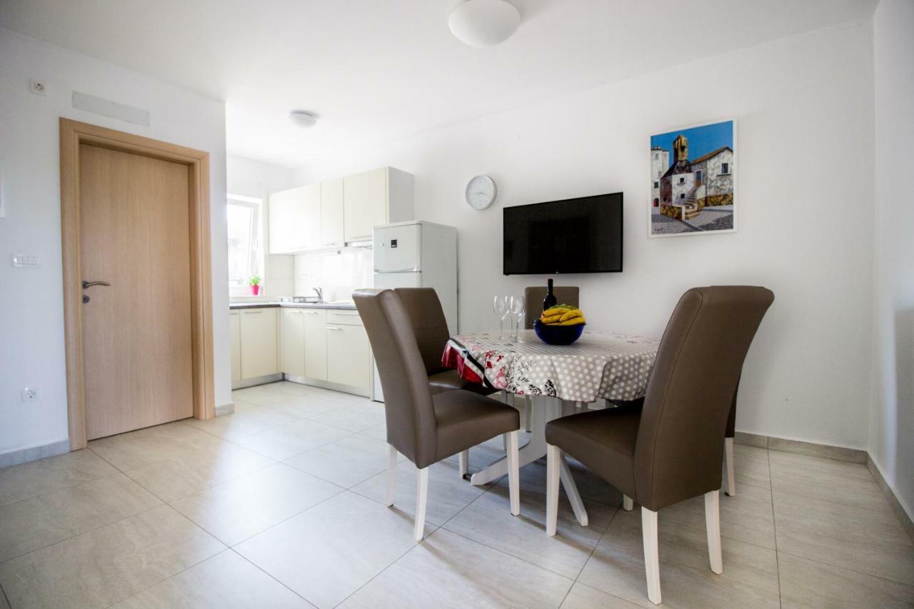 Colic Apartment Njivice Luaran gambar
