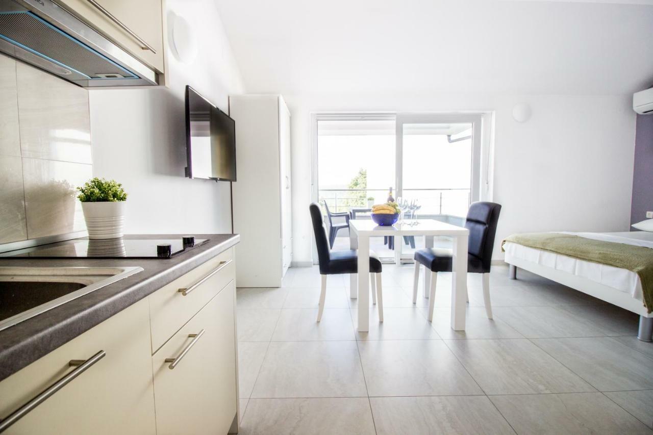 Colic Apartment Njivice Luaran gambar