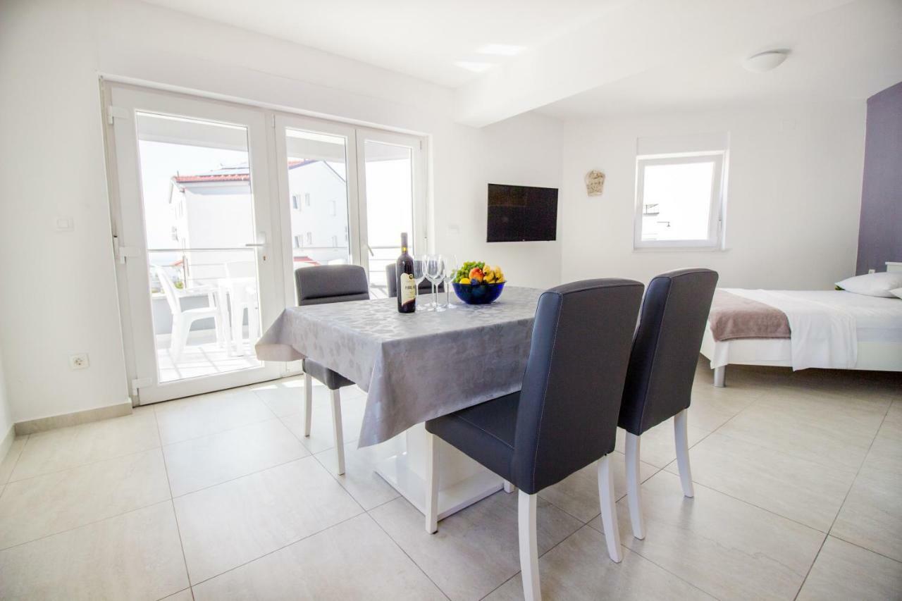 Colic Apartment Njivice Luaran gambar