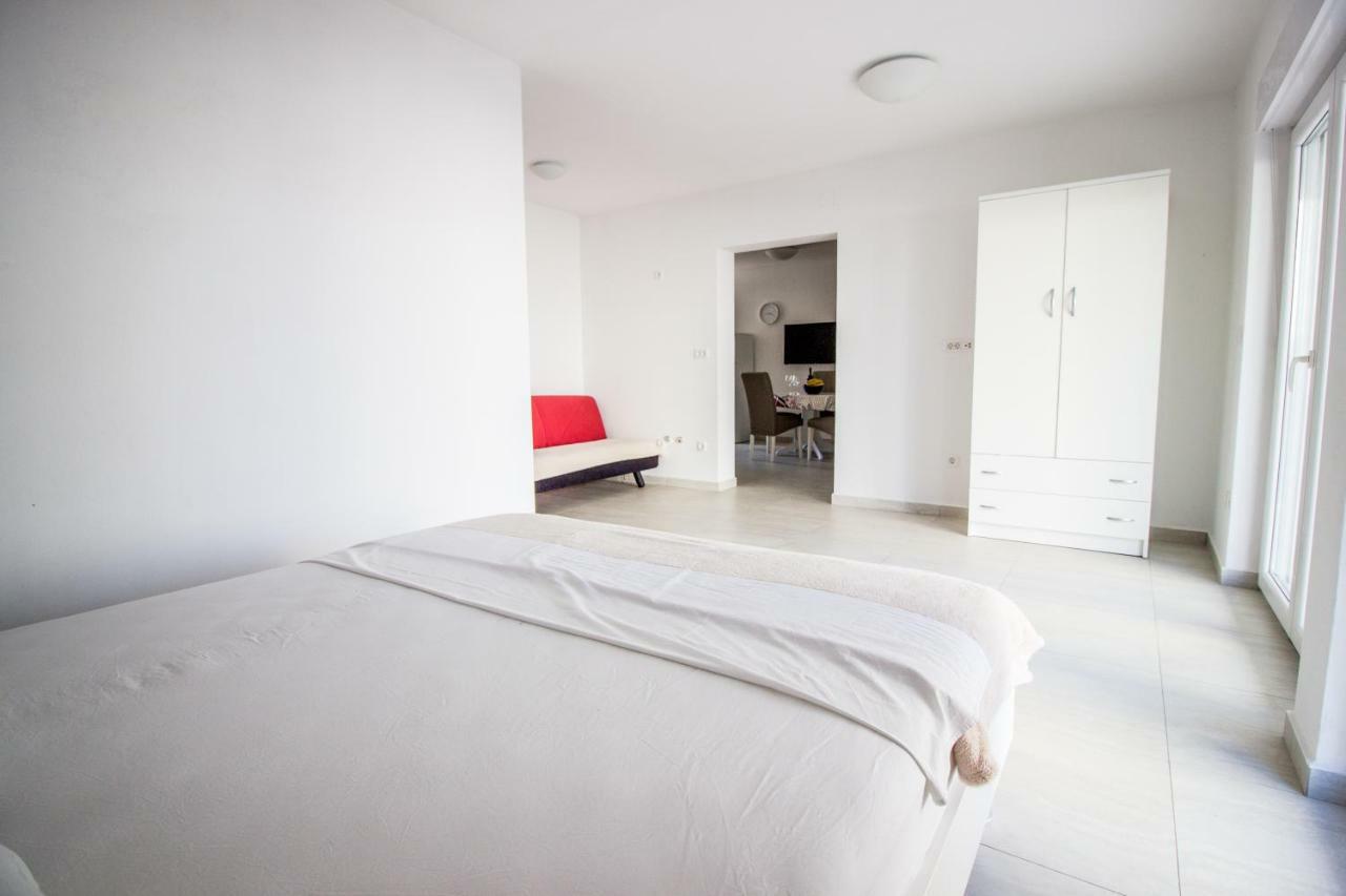 Colic Apartment Njivice Luaran gambar