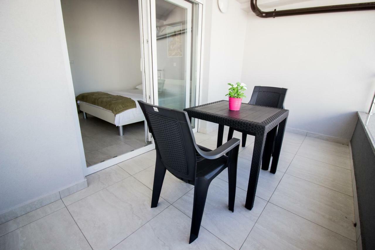 Colic Apartment Njivice Luaran gambar