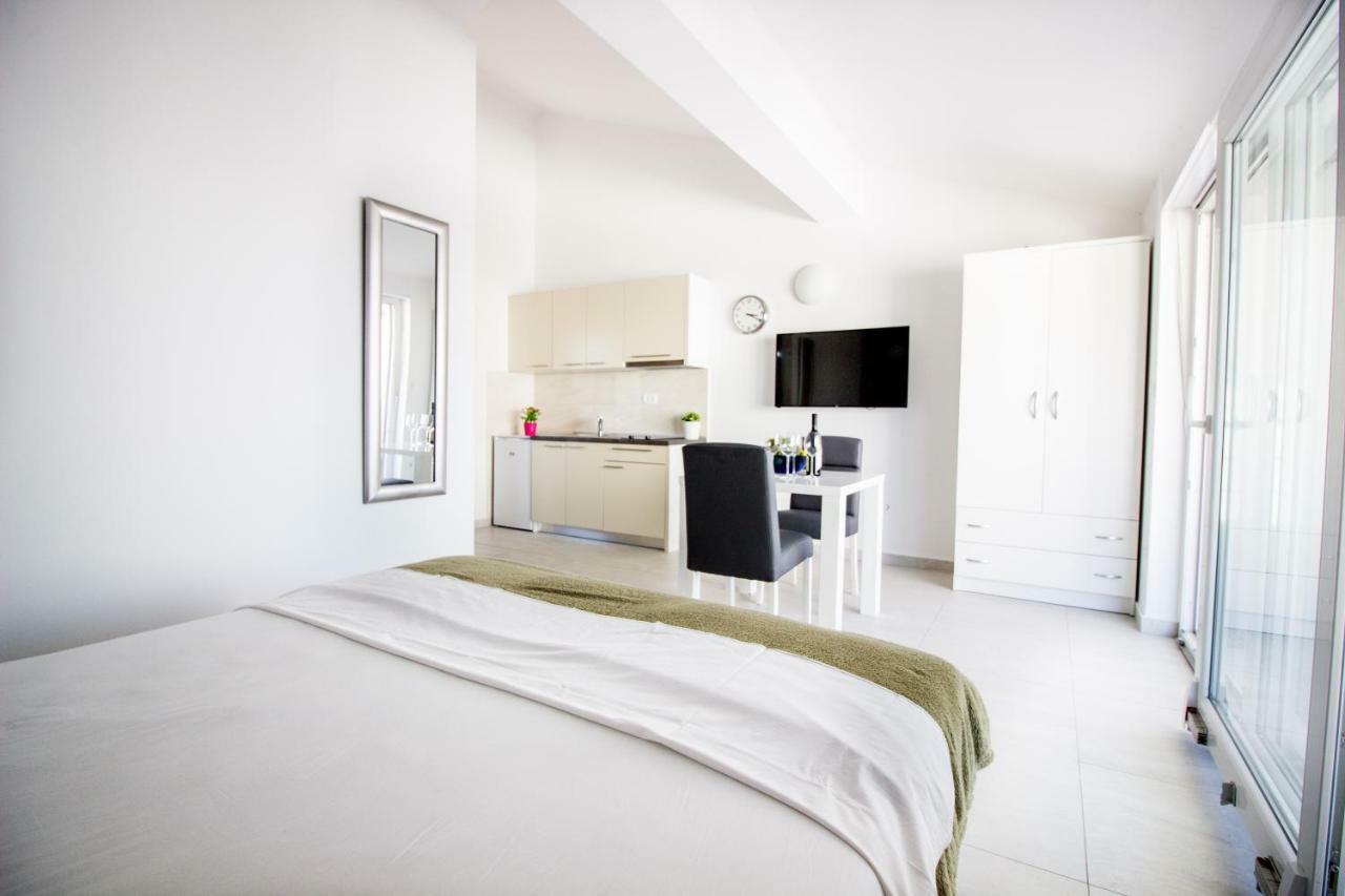 Colic Apartment Njivice Luaran gambar